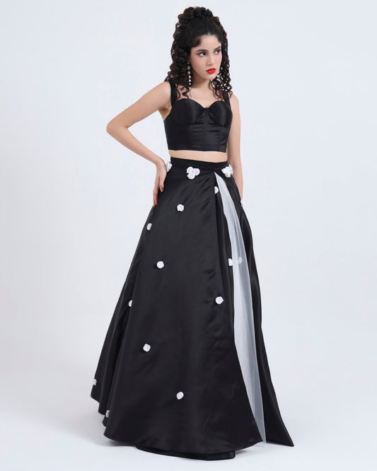 A Royal Drama - Timeless Elegance